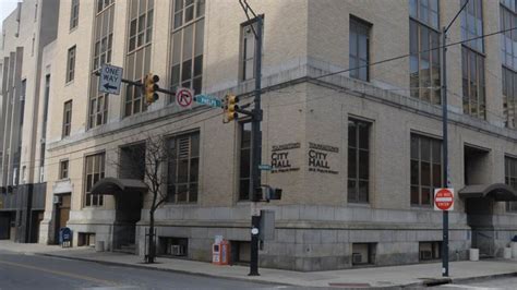 Youngstown hires deputy finance director .